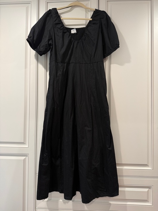 Old Navy Dresses & Skirts - Old Navy Black Maxi Dress with Puff Sleeves